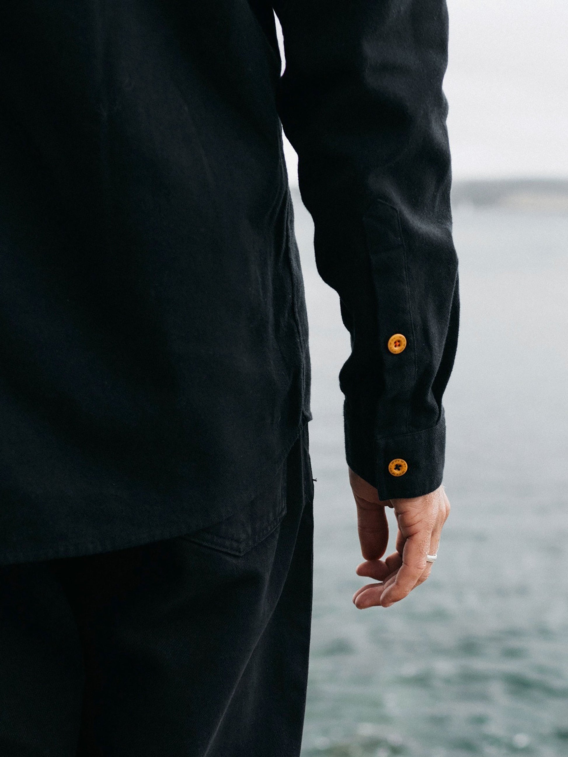 Men's Casual Adventure Shirt in Organic Cotton – Regular Fit Bow Hem Shirt for Outdoor Activities 4