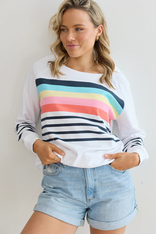 Oversized Women's White Sweater with Retro Stripe Pattern – Comfortable Summer Fashion 1